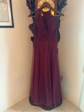 Elegant Burgundy Lace Halter Maxi Dress